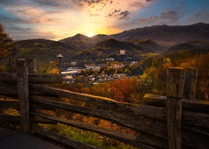 Rock Of Ages, Hot Tub, Game Room, Wifi, 1089 Free Tickets Each Paid Day, Dollywood And More
