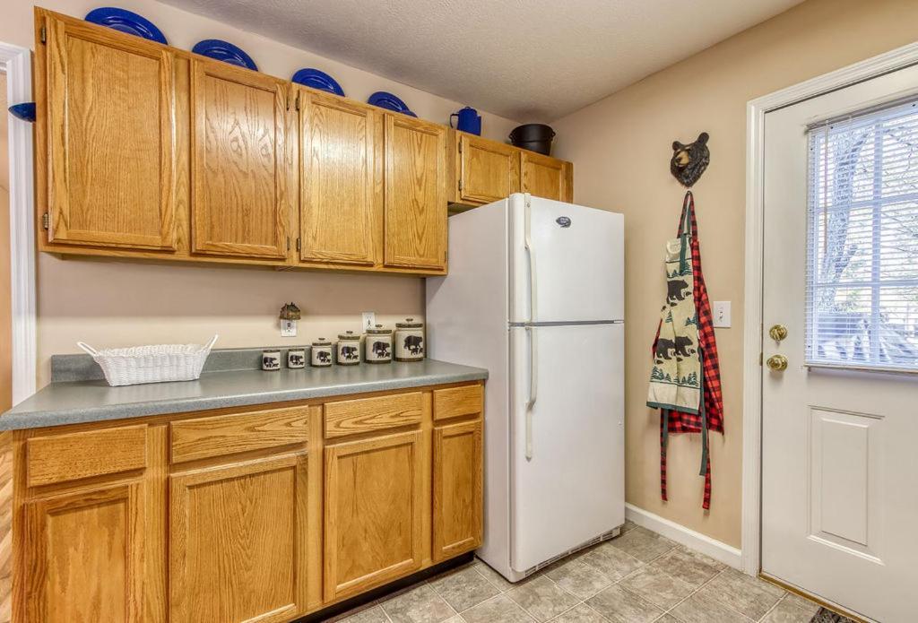 Chalet Rock Of Ages, Hot Tub, Game Room, Wifi, 1089 Free Tickets Each Paid Day, Dollywood And Pigeon Forge