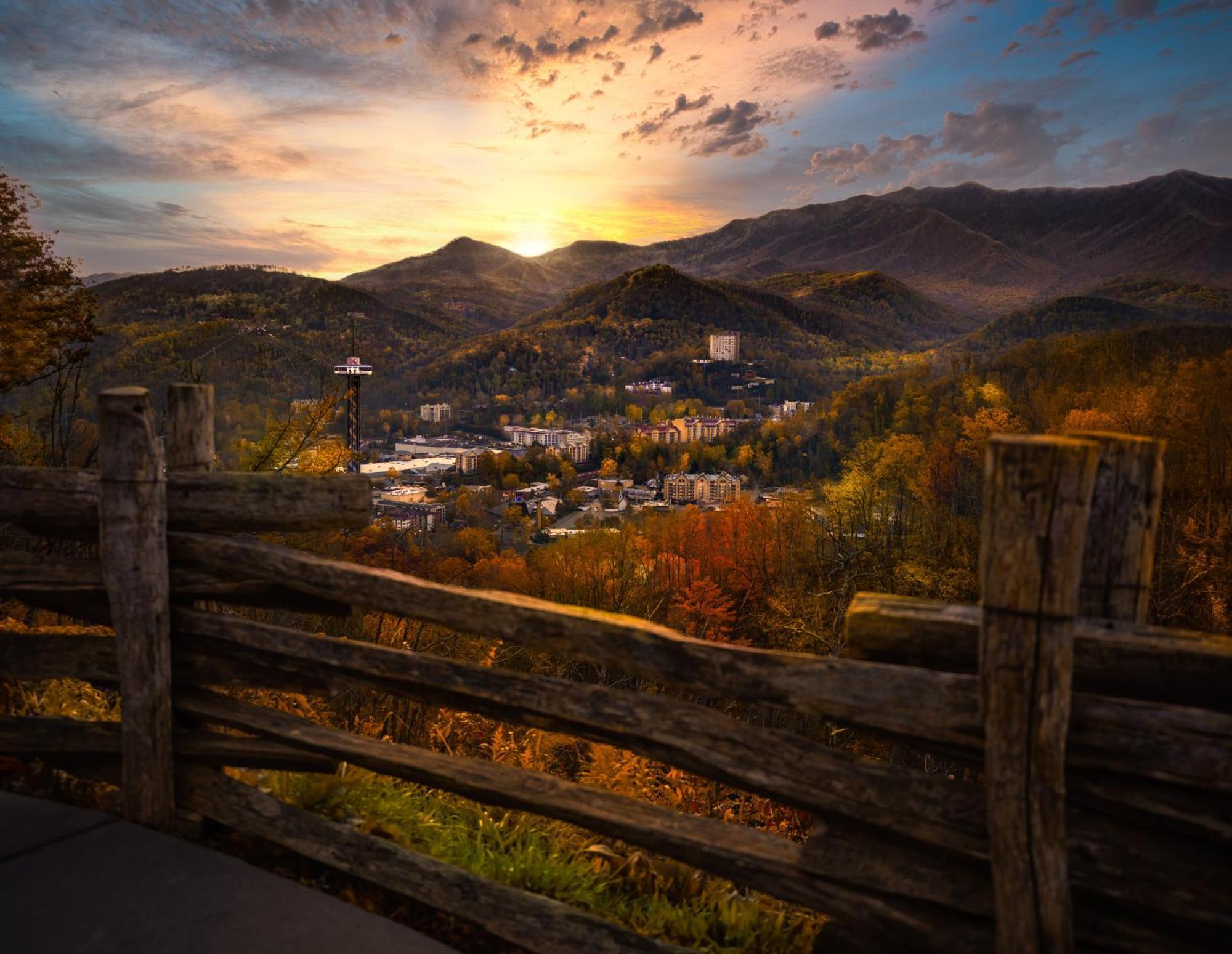 Rock Of Ages, Hot Tub, Game Room, Wifi, 1089 Free Tickets Each Paid Day, Dollywood And Pigeon Forge